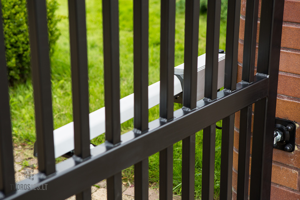 Dekoratyvinė metalinė tvora Security 032